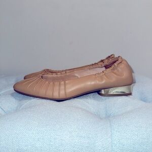 Anne Klein Tan Leather Flats with Pleated Toe. Size 8. NWOT